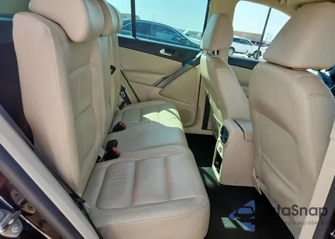 2010 Volkswagen Tiguan S из США, поврежденный, VIN WVGAV7AX3AW000272